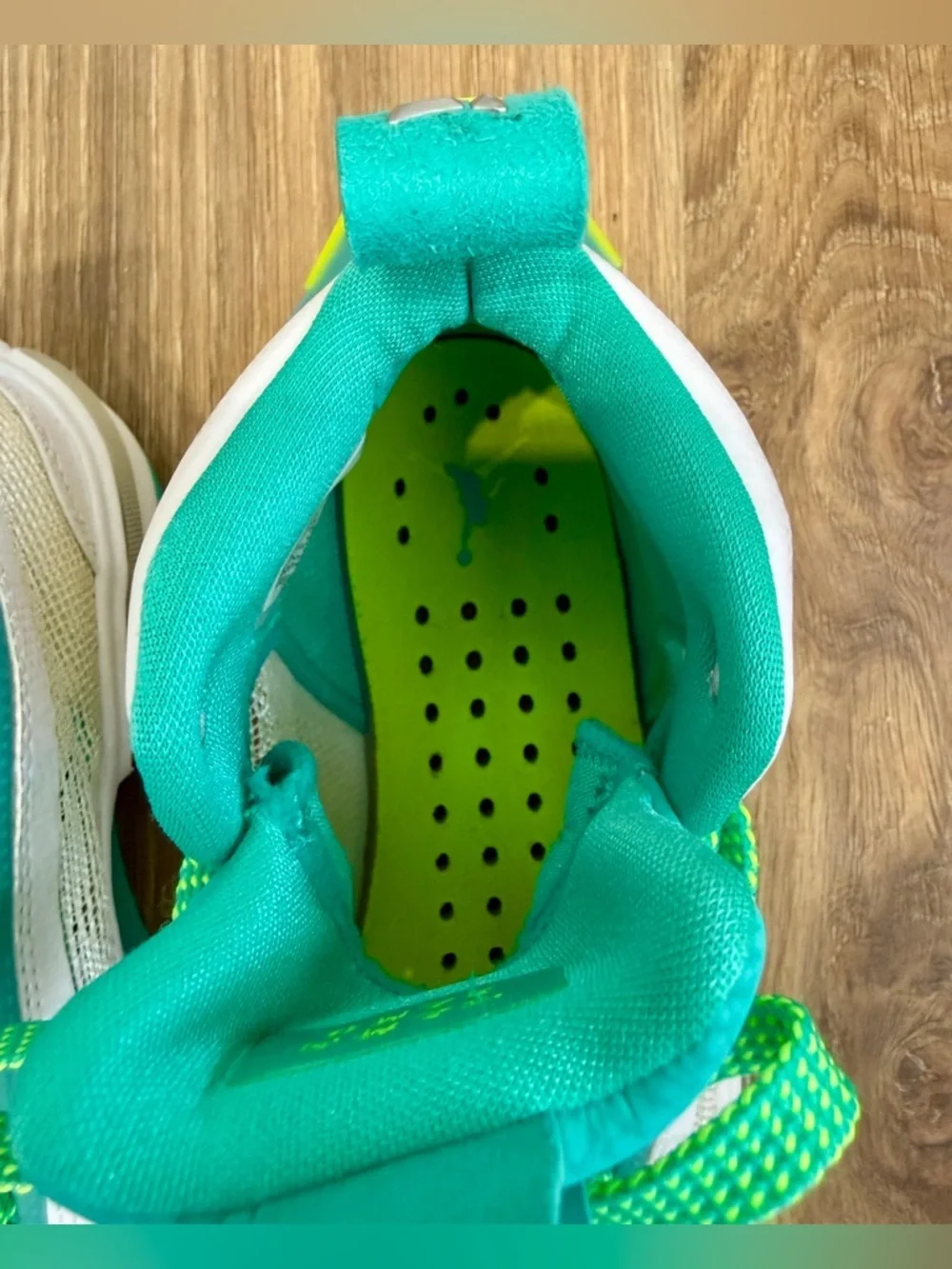 Air Jordan Jumpman 2021 Basketball Sneakers Teal Volt White Size 5Y